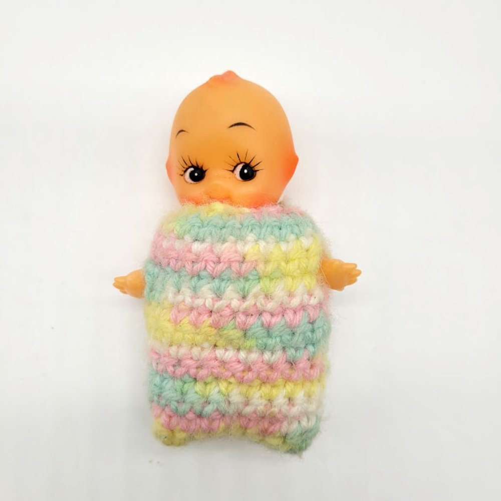 Vintage 1970s Kewpie Doll in Crochet Bunting Collector Nostalgia Baby Nursery - Picture 1 of 4
